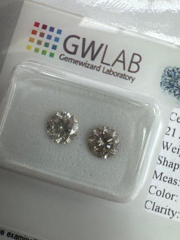 Zonder minimumprijs - 2 pcs Diamant (Natuurlijk gekleurd) -, Sieraden, Tassen en Uiterlijk, Edelstenen, Nieuw