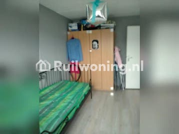 Fijn ruim huis voor gezinnen. (Woerden), Huizen en Kamers
