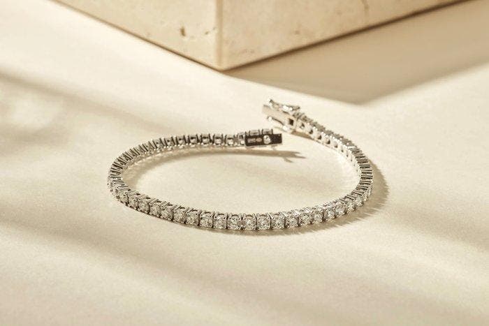 Tennis armband - 14 karaat Witgoud - 5.10ct. tw. Diamant, Sieraden, Tassen en Uiterlijk, Antieke sieraden