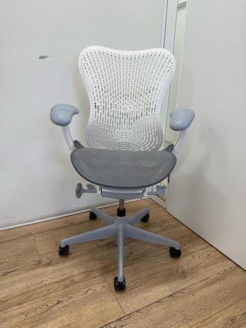 Grote Voorraad Herman Miller Mirra 2 Alpine Bureaustoelen!, Verzenden, Wit, Zo goed als nieuw, Bureaustoel
