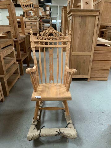 Schommelstoel van teakhout voordelig te koop bij Indoteak, Huis en Inrichting, Stoelen, Nieuw, Hout, Eén