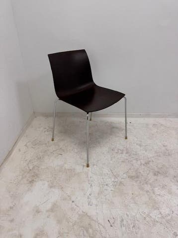 Arper Catifa 46 Legno design 4-poot stapelbaar hout, Vergader- of Presentatieruimte, Ophalen of Verzenden, Gebruikt, Stoel