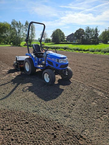 Miniloonwerk, Groenvoorziening, Gazon zaaien, Paardenweides, Tuinonderhoud of Snoeiwerk