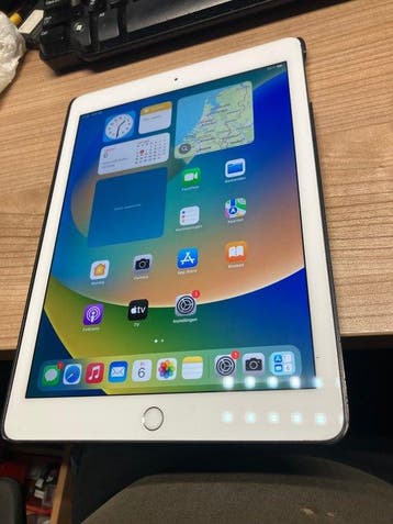 Apple iPad Pro (9.7 inch) A1673 ,256MB !!!! very large, Nieuw