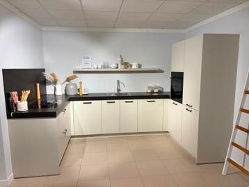 Showmodel U-keuken composiet+ kookveldafzuiging 0014- 0032, Ophalen, Nieuw, Composiet, U-keuken