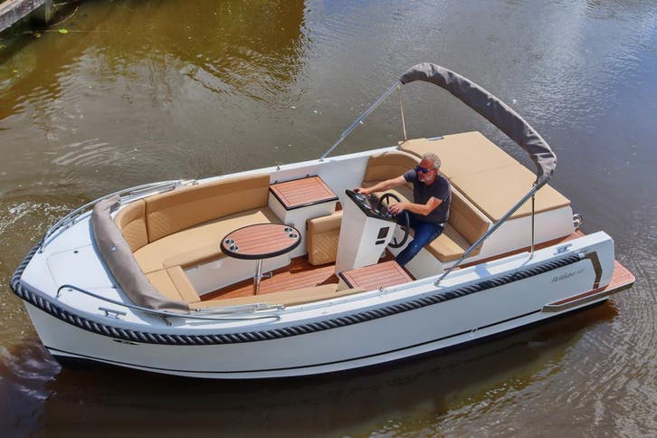 Reitdieper 635 Tender met 60 pk – Comfort met extra vermogen