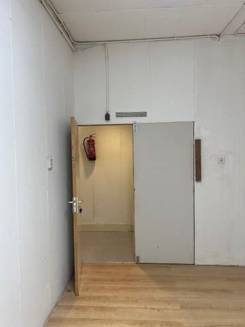 Instapklare bedrijfsruimte 18 m² –AdamWest, Huur, Bedrijfsruimte