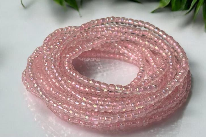 Waist Beads / Afrikaanse Heupketting - EFE- Roze (elastisch), Sieraden, Tassen en Uiterlijk, Kettingen, Nieuw, Ophalen of Verzenden