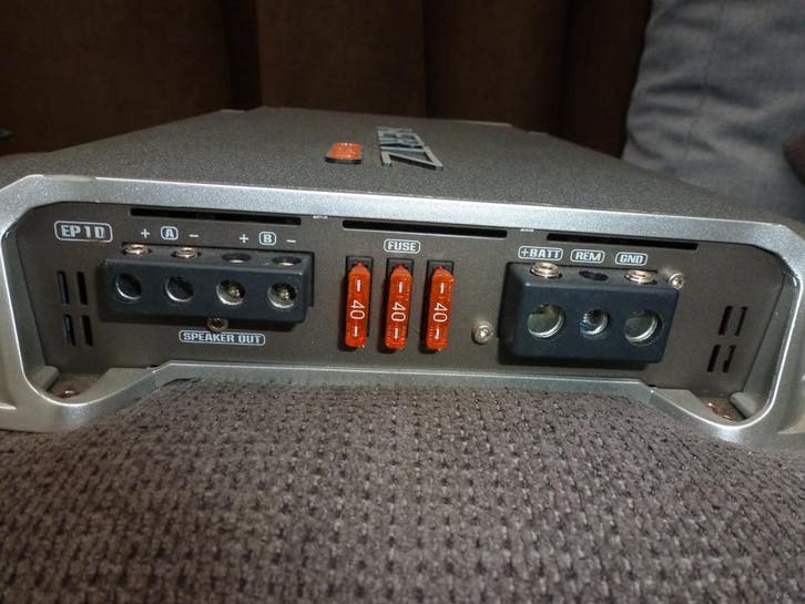 Hertz EP1D Subwoofer Versterker Monoblock, Auto diversen, Autospeakers, Gebruikt, Ophalen