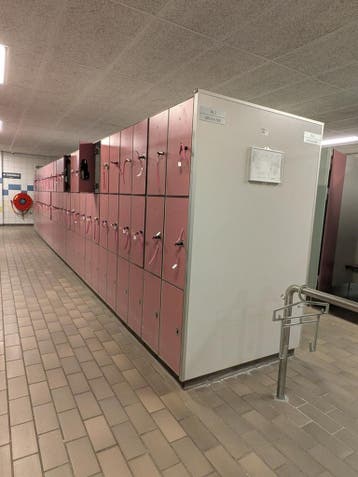 Ca. 9 meter Dubbelzijdige lockerkast-module — 168x locker, Nieuw