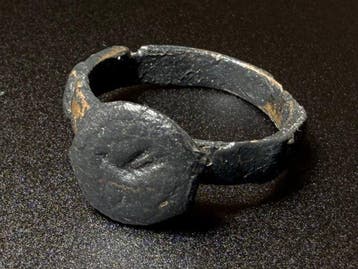 Viking periode Brons Ring met een zeer interessante, Antiek en Kunst