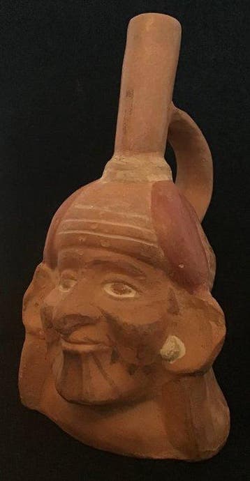 Precolumbiaanse Moche portretkopvaas met beschilderd gezicht