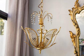 Kroonluchter - Floreale kralen en facetgeslepen hangers -