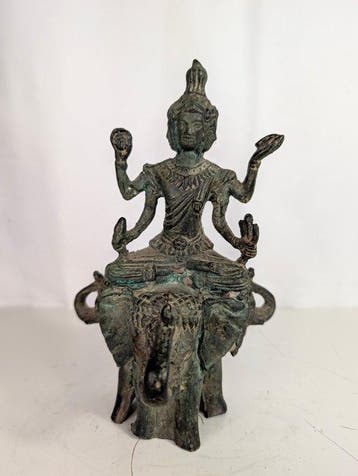 Indra (Phra In) op een driehoofdig olifant Erawan/Airavata –