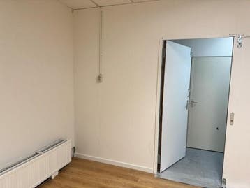Ruime bedrijfsruimte 18 m2 te huur Amsterdam Hempoint, Huur, Bedrijfsruimte