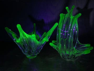 Schaal (2) - Uraniumglas - Artisanat Belge, Antiek en Kunst, Antiek | Glas en Kristal