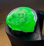 Smaragd Ruwe. 16,30 ct. Topgroene enorme smaragdkristal., Verzamelen, Mineralen en Fossielen