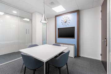 Kantoorruimte in Regus Arena Business Park, Verzenden