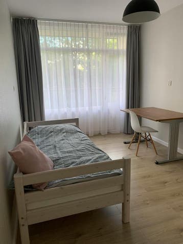 Kamer te huur in Capelle Aan Den IJssel - 10 m² - 1 kamer(s), Rotterdam