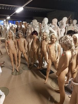 Gebruikt kinderpoppen etalagepoppen incl. pruik, Zakelijke goederen, Kantoor en Winkelinrichting | Winkel en Inventaris