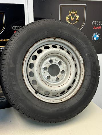 Org.2 stuks 235/65R16C VW Crafter 2011 stalen velgen 6x130, Gebruikt, 16 inch, Banden en Velgen, 235 mm