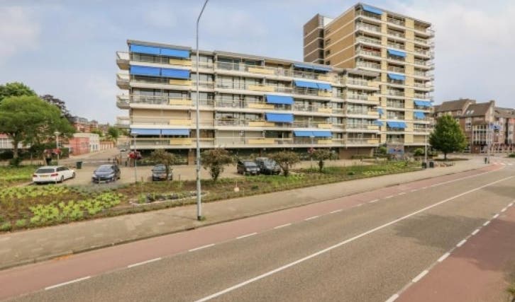 Te Huur 2 Kamer Appartement Maaskade In Venlo, Huizen en Kamers, Huizen te huur, Direct bij eigenaar, Limburg, Appartement