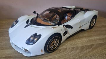 Pocher 1:8 - Modelauto - Pagani Utopia Coupè, Nieuw