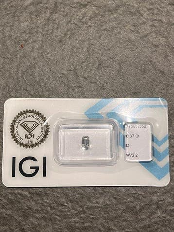 1 pcs Diamant (Natuurlijk) - 0.37 ct - Smaragd - D, Nieuw