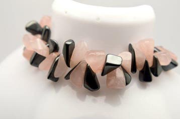 Natuurlijk roze kwarts en zwart magnetisch hematiet -