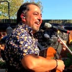 Spaanse Zanger/Gitarist, Dj