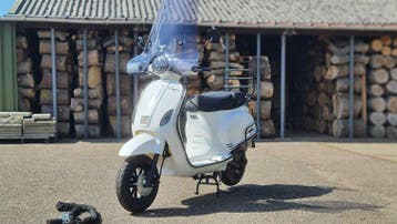 Capri V4s Matrix Premium - Metallic Snow White Wit, Verzenden, Nieuw