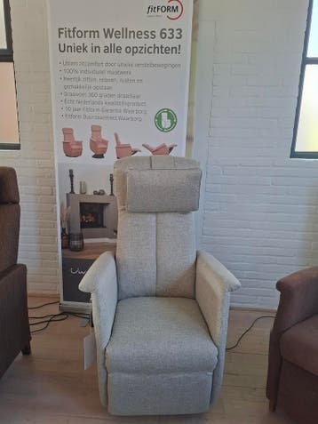 Fitform sta-op fauteuil model 633, Nieuw, 75 tot 100 cm, Stof, 50 tot 75 cm
