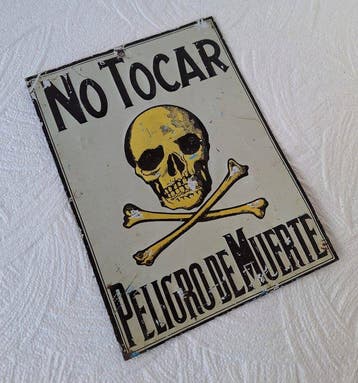 Dodelijk gevaar - Emaille bord - Ferro Goffrato