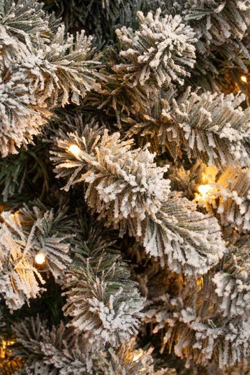 2dekans | Black Box Trees Charlton Smalle Kunstkerstboom met, Diversen, Ophalen of Verzenden, Zo goed als nieuw