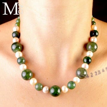 Tijdloze Harmonie – jade- en parelketting - Hoogte: 440 mm -