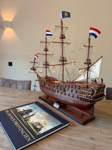Modelschip (2) - De Zeven Provinciën scheepsmodel met, Nieuw