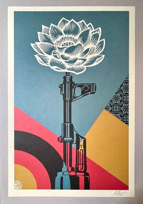 Shepard Fairey (OBEY) - AK-47 Lotus (2004), Antiek en Kunst, Kunst | Designobjecten