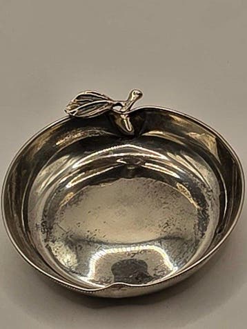 Kom - .830 zilver - Appel-sieradenschoteltje, Antiek en Kunst