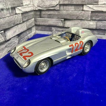 CMC 1:18 - Model raceauto - CMC 1:18 - Mercedes-Benz 300 SLR, Nieuw