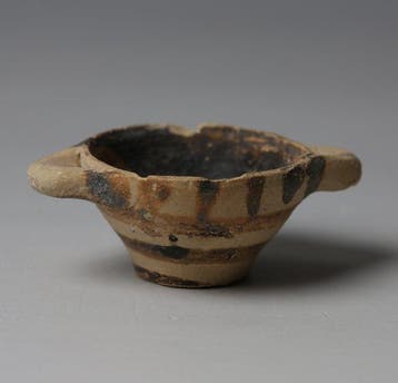 Oud-Grieks Aardewerk Miniatuur skyphos (Zonder minimumprijs)