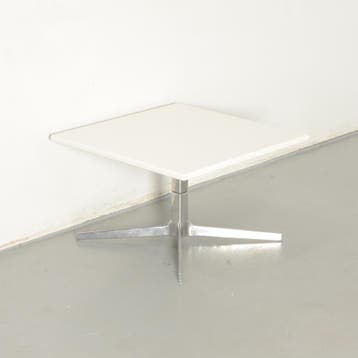 Arper Fred bijzettafel, wit blad, 60 x 60 cm, vaste hoogte, Ophalen of Verzenden, Nieuw