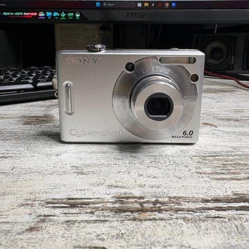 Sony DSC-W30 Digitale compact camera, Nieuw