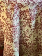 Tafelkleed van toile de Jouy met klassieke scènes, rood op