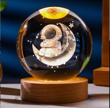 3D kristallen bol lamp  Stuur bericht voor eventuele aankoop, Huis en Inrichting, Lampen | Tafellampen, Verzenden, Nieuw, Glas