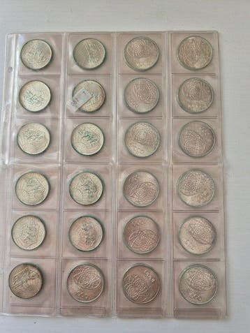 Italië. Lotto di 24 monete in Argento - 13 x 1000 Lire Roma, Postzegels en Munten