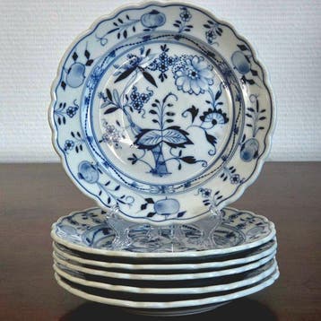 Rare Rauenstein Thuringia German Porcelain Bread Plates -