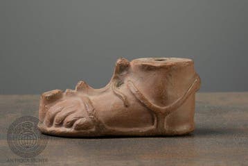 Oud-Romeins Terracotta Romeinse terracotta olielamp in de