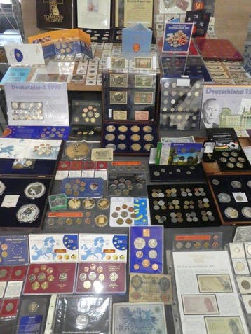 Europa. Collection of coins/banknote/medals/euro inkl. pp