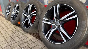 19 inch Volvo XC60 velgen met winterbanden, Auto-onderdelen, Banden en Velgen, 19 inch, Gebruikt, Banden en Velgen, 235 mm