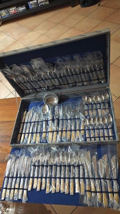Zanetti - Bestekset voor 12 personen (75) - Staal, Verguld -, Antiek en Kunst, Antiek | Meubels | Tafels